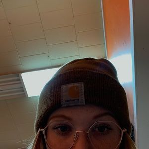 Meet your Posher, Abigail